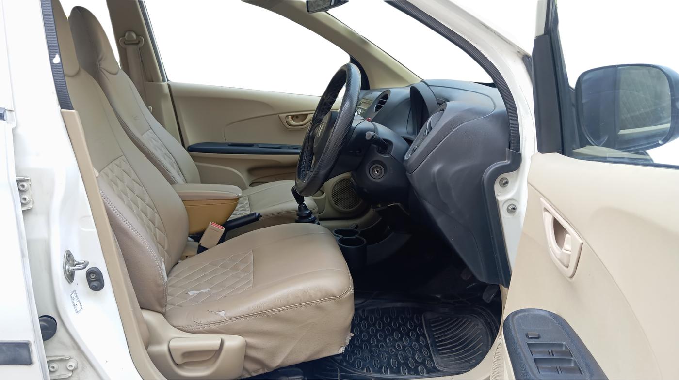 2015 Honda Amaze 1.2L I-VTEC S, Petrol, Manual, 76,217 km, Right Side Front Door Cabin