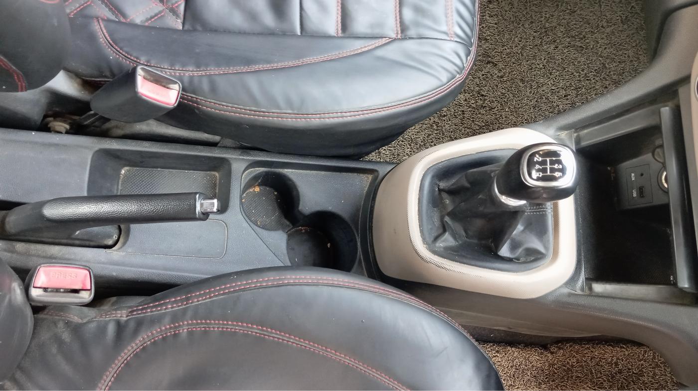 2014 Hyundai Xcent S 1.2, Petrol, Manual, 68,172 km, Gear Lever