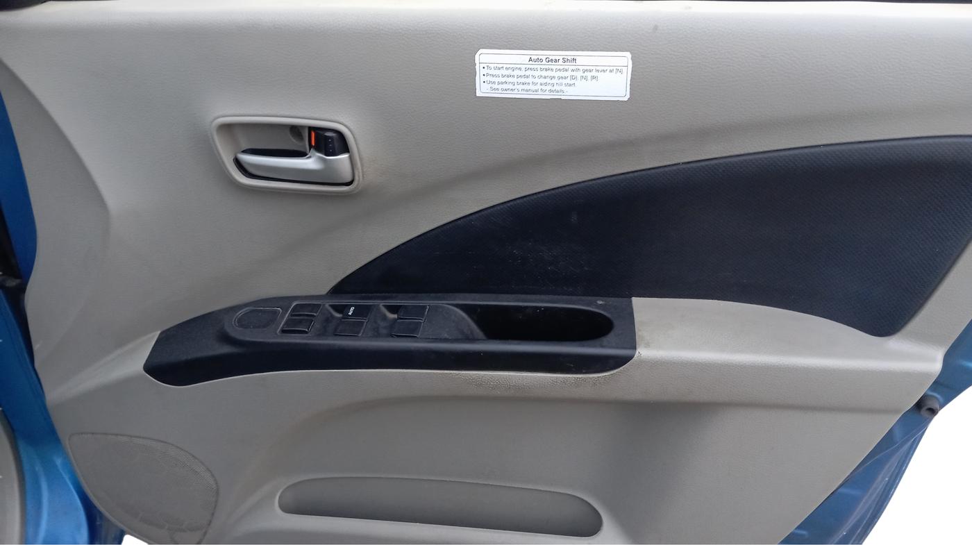 2014 Maruti Celerio VXI, Petrol, Manual, 58,121 km, Driver Side Door Panel Controls
