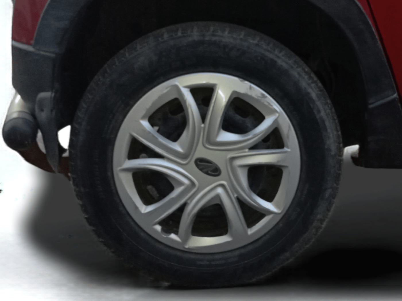 2016 Mahindra Kuv100 K6 D 6 STR, Diesel, Manual, 73,743 km, Right Rear Wheel