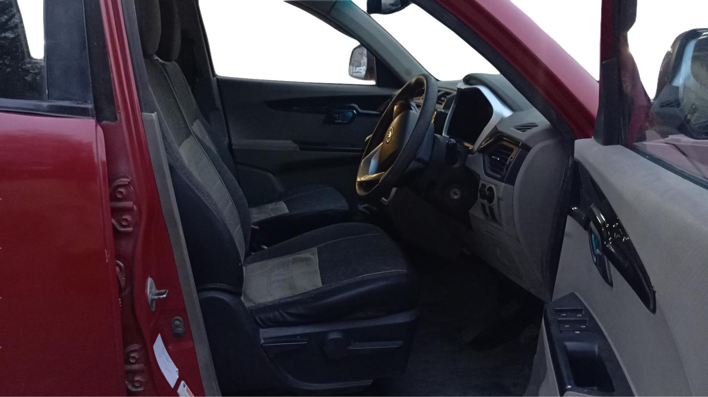 2016 Mahindra Kuv100 K6 D 6 STR, Diesel, Manual, 73,743 km, Right Side Front Door Cabin