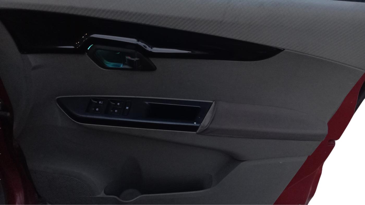 2016 Mahindra Kuv100 K6 D 6 STR, Diesel, Manual, 73,743 km, Driver Side Door Panel Controls