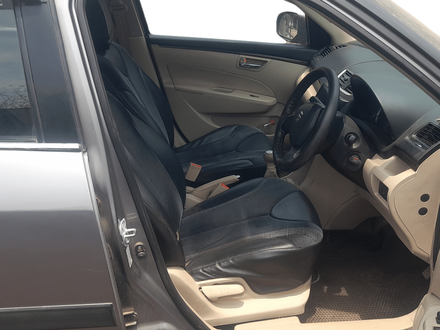 2013 Maruti Swift Dzire VXI, Petrol, Manual, 81,745 km, Right Side Front Door Cabin