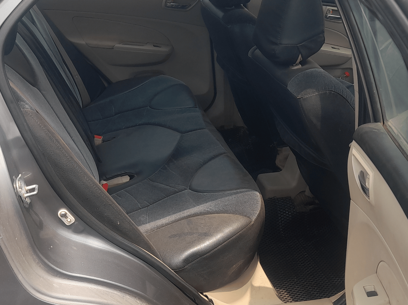 2013 Maruti Swift Dzire VXI, Petrol, Manual, 81,745 km, Right Side Rear Door Cabin