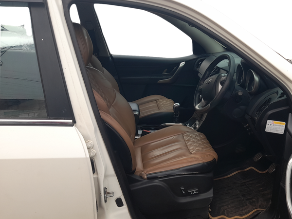 Used 2018 Mahindra XUV500 W11 Verified Dealers CARS24