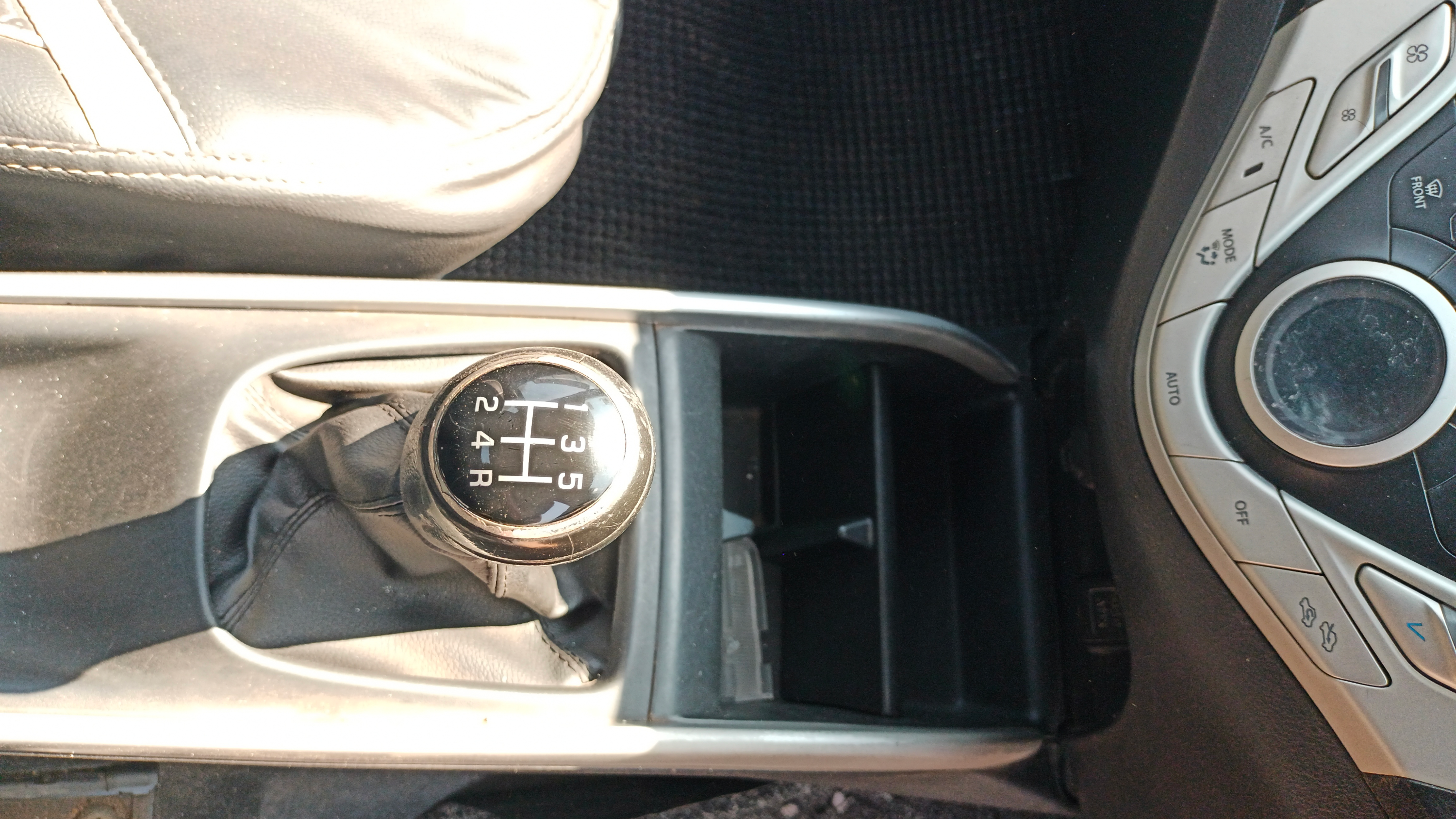 2017 Maruti Baleno DELTA DIESEL 1.3, Diesel, Manual, 70,348 km, Gear Lever