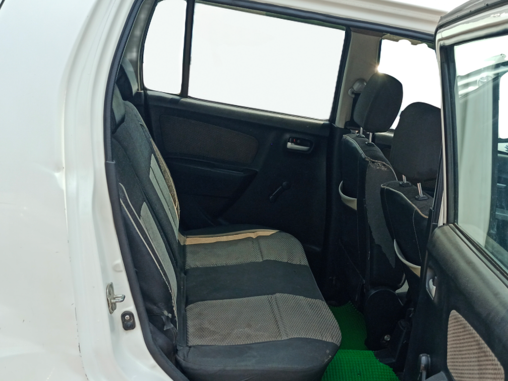 2015 Maruti Wagon R 1.0 LXI, Petrol, Manual, 74,438 km, Right Side Rear Door Cabin