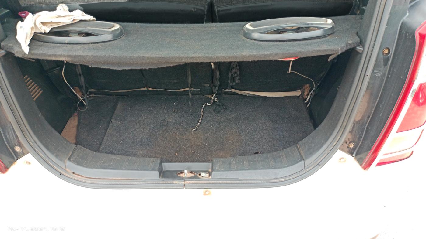 2015 Maruti Wagon R 1.0 LXI, Petrol, Manual, 74,438 km, Boot Inside