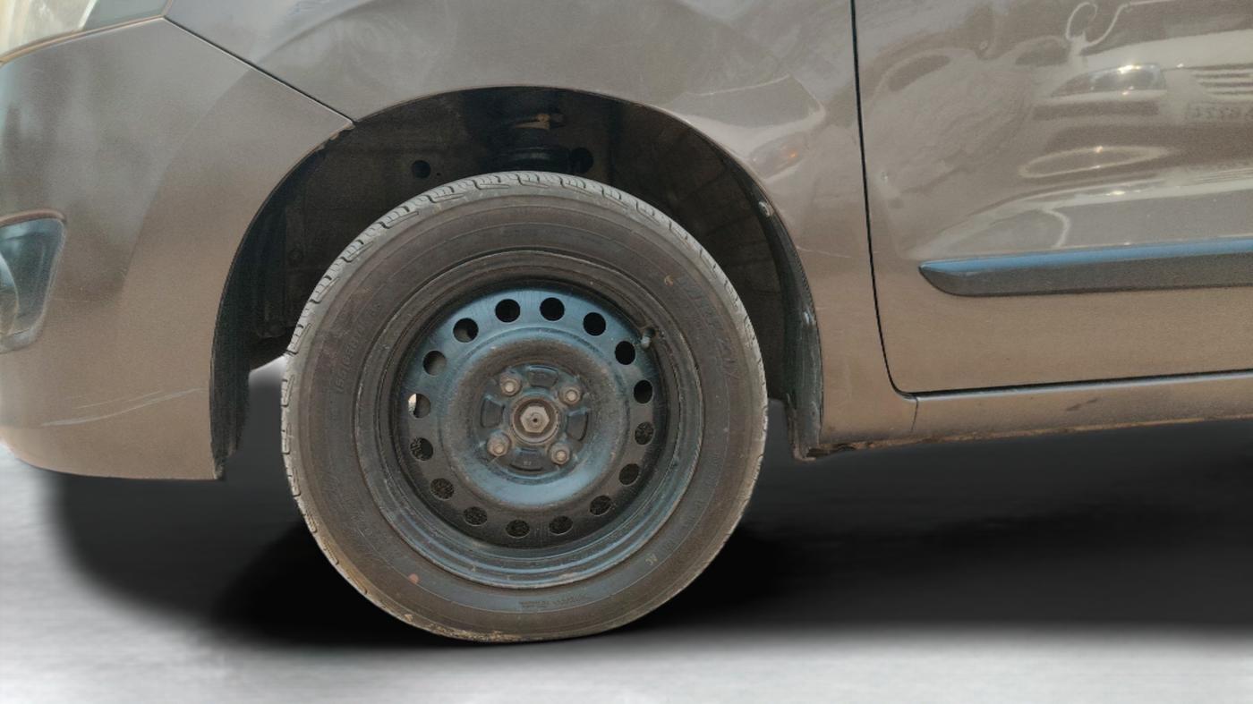 2016 Maruti Wagon R 1.0 VXI, Petrol, Manual, 85,068 km, Left Front Wheel