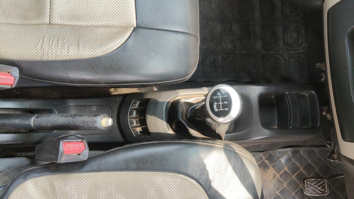 2016 Maruti Wagon R 1.0 VXI, Petrol, Manual, 85,068 km, Gear Lever