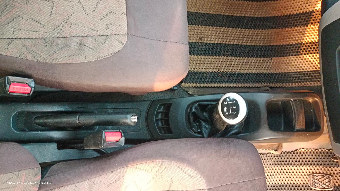 2012 Maruti Wagon R 1.0 VXI, Petrol, Manual, 82,229 km, Gear Lever
