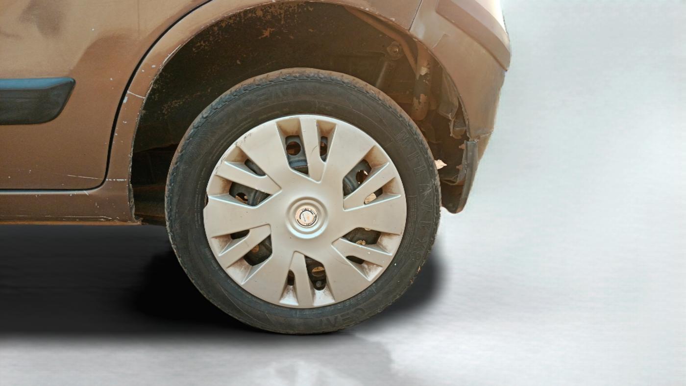 2012 Maruti Wagon R 1.0 VXI, Petrol, Manual, 82,229 km, Left Rear Wheel