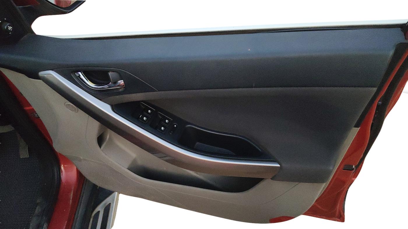 2018 Tata NEXON XZA PLUS DIESEL, Diesel, Automatic, 77,302 km, Driver Side Door Panel Controls