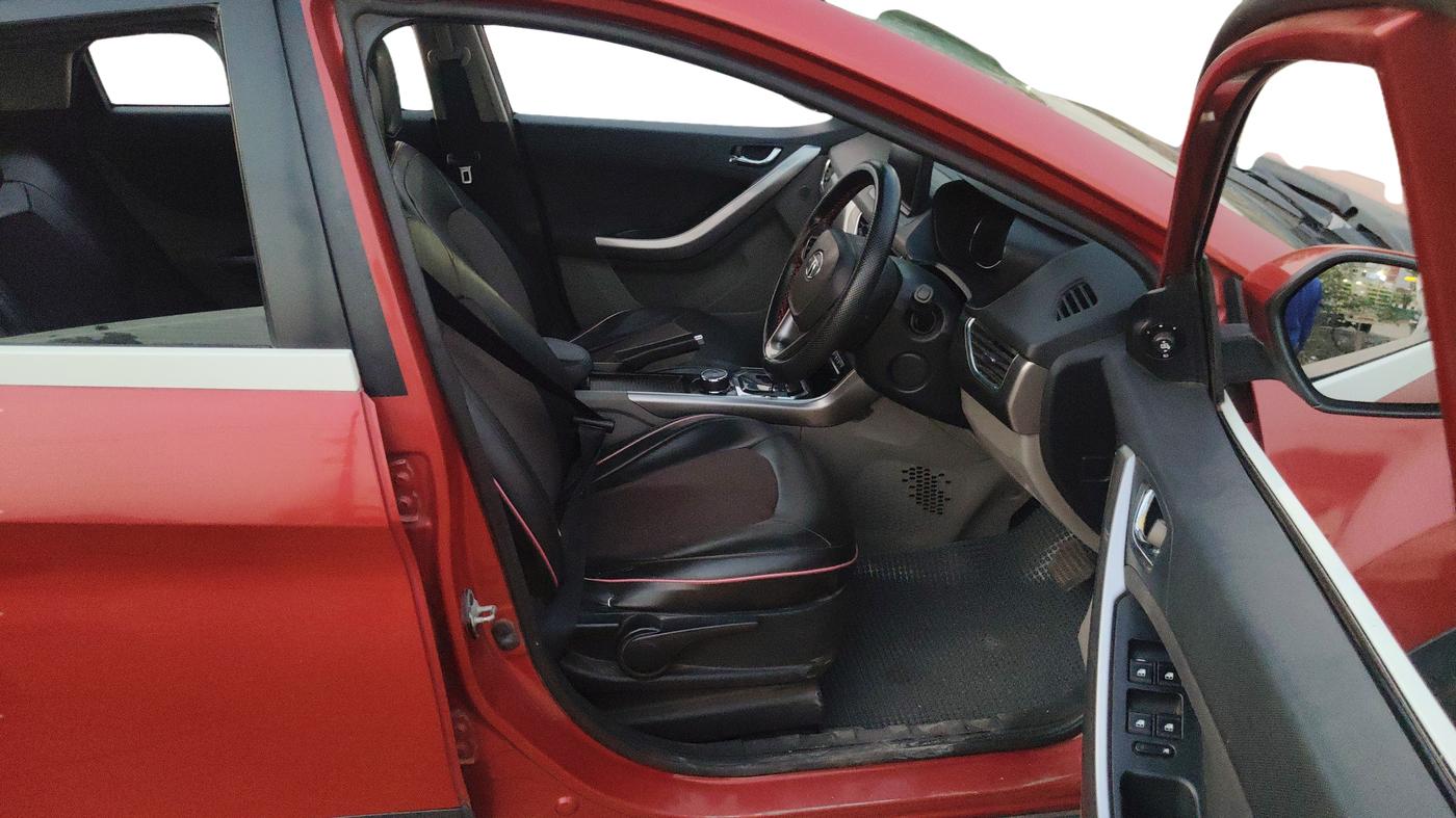2018 Tata NEXON XZA PLUS DIESEL, Diesel, Automatic, 77,302 km, Right Side Front Door Cabin