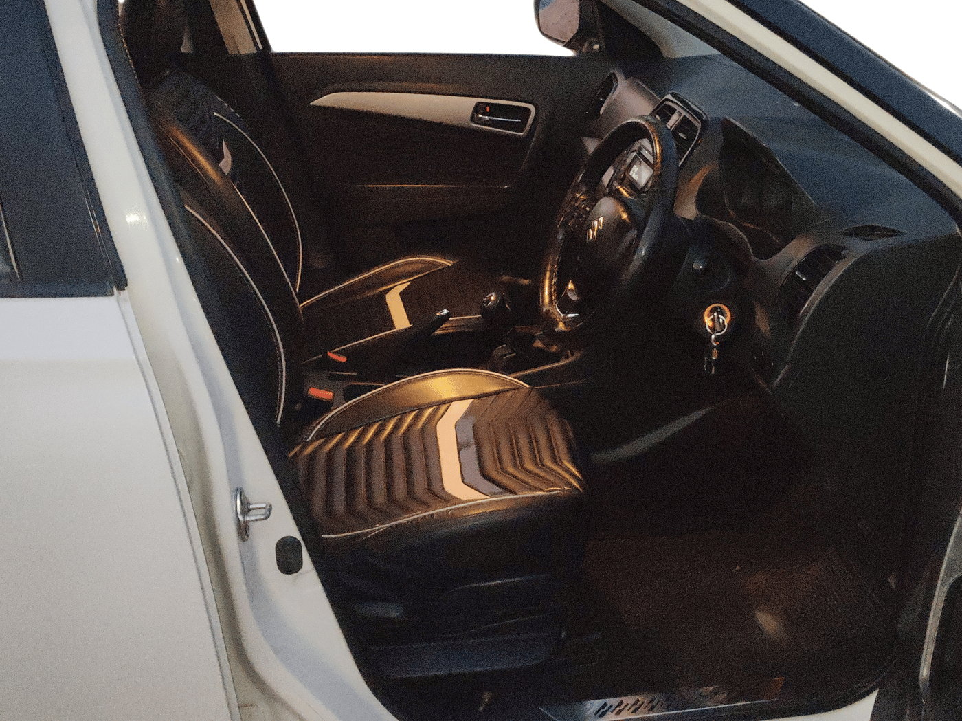 2018 Maruti Vitara Brezza ZDI, Diesel, Manual, 70,420 km, Right Side Front Door Cabin