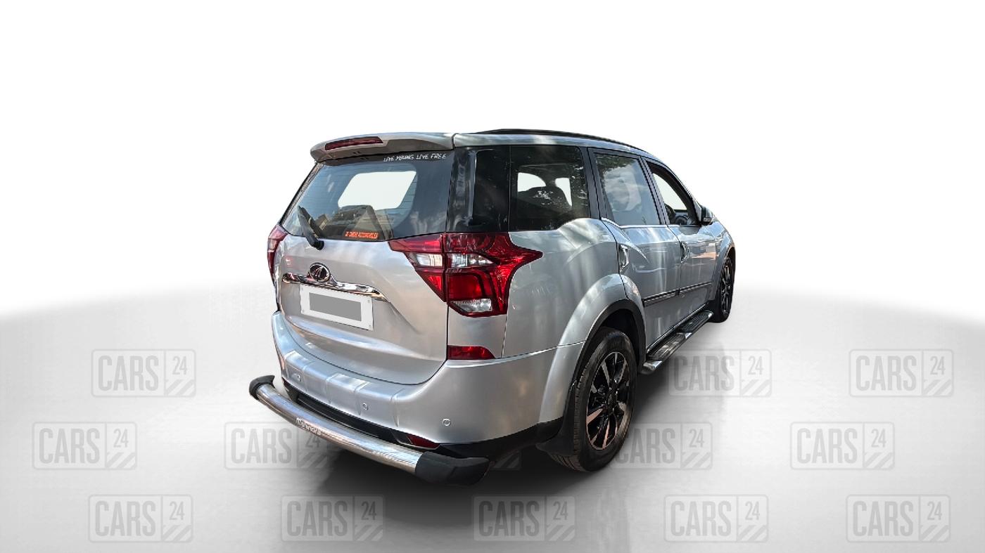2018 Mahindra XUV500 W11 (O) AWD, Diesel, Manual, 78,437 km, Right Back Diagonal