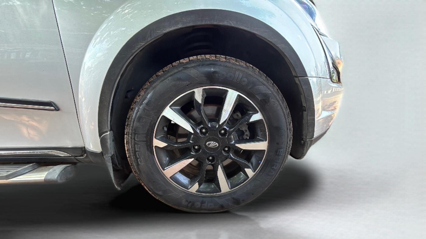 2018 Mahindra XUV500 W11 (O) AWD, Diesel, Manual, 78,437 km, Right Front Wheel