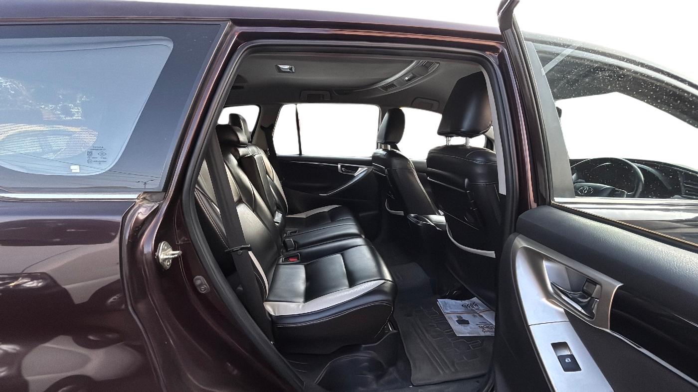 2018 Toyota Innova Crysta 2.4 VX 8 STR, Diesel, Manual, 81,360 km, Right Side Rear Door Cabin