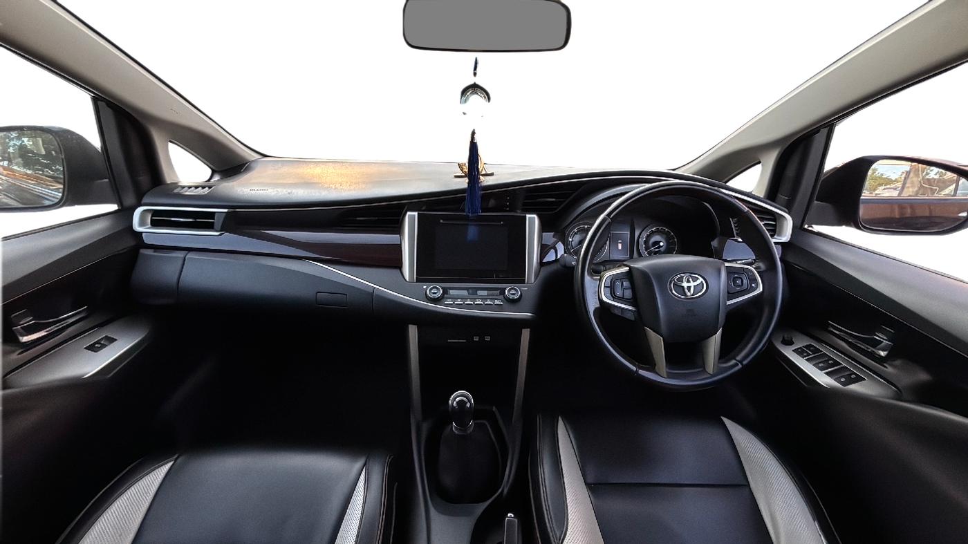 2018 Toyota Innova Crysta 2.4 VX 8 STR, Diesel, Manual, 81,360 km, Dashboard