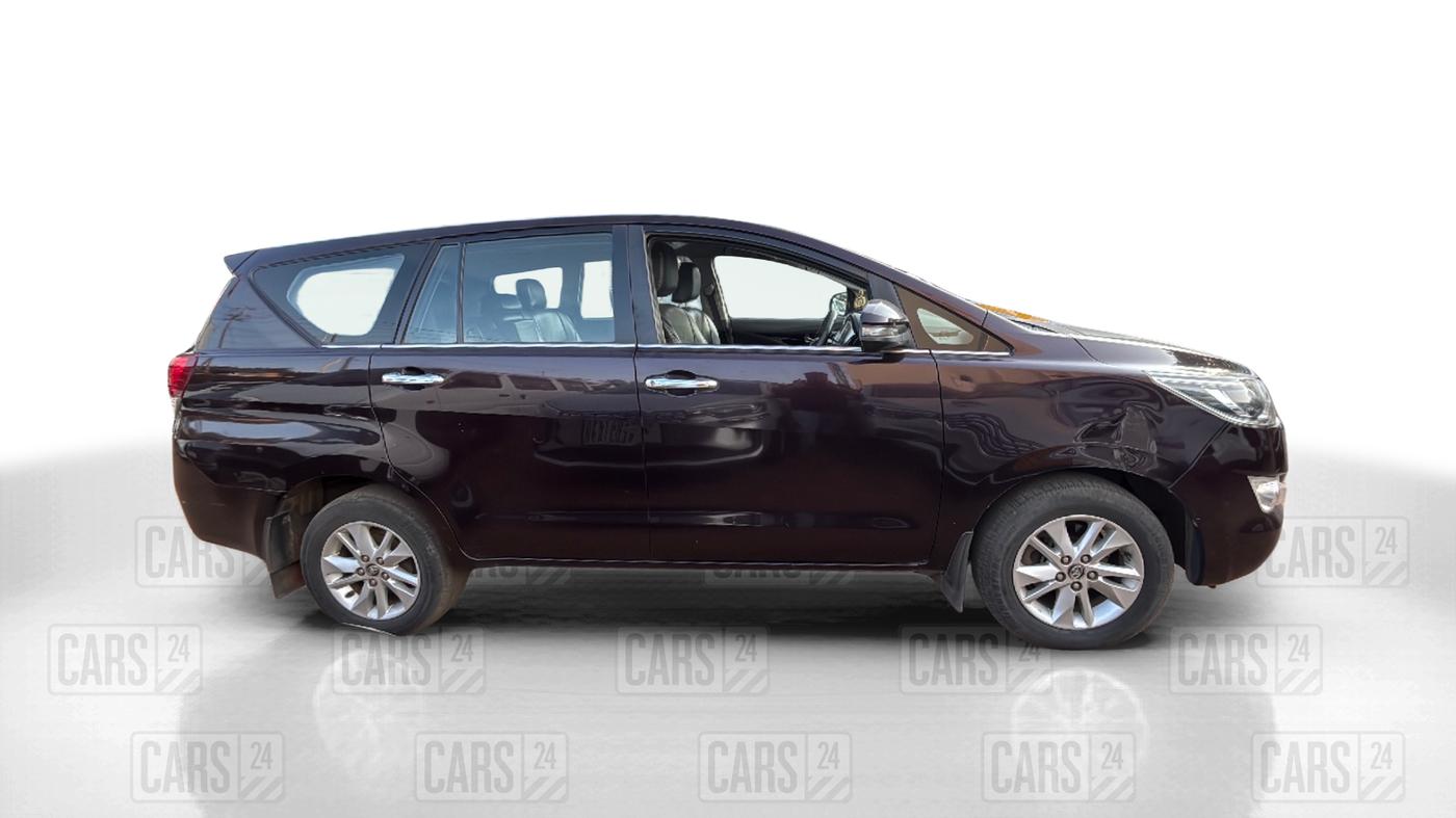 2018 Toyota Innova Crysta 2.4 VX 8 STR, Diesel, Manual, 81,360 km, Right Side View