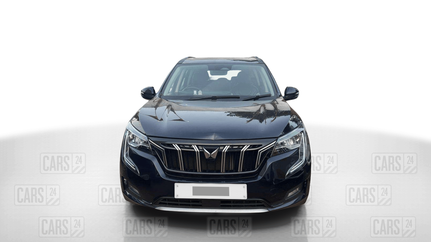 2022 Mahindra XUV700 AX 7 P AT 7 STR, Petrol, Automatic, 56,618 km, Front