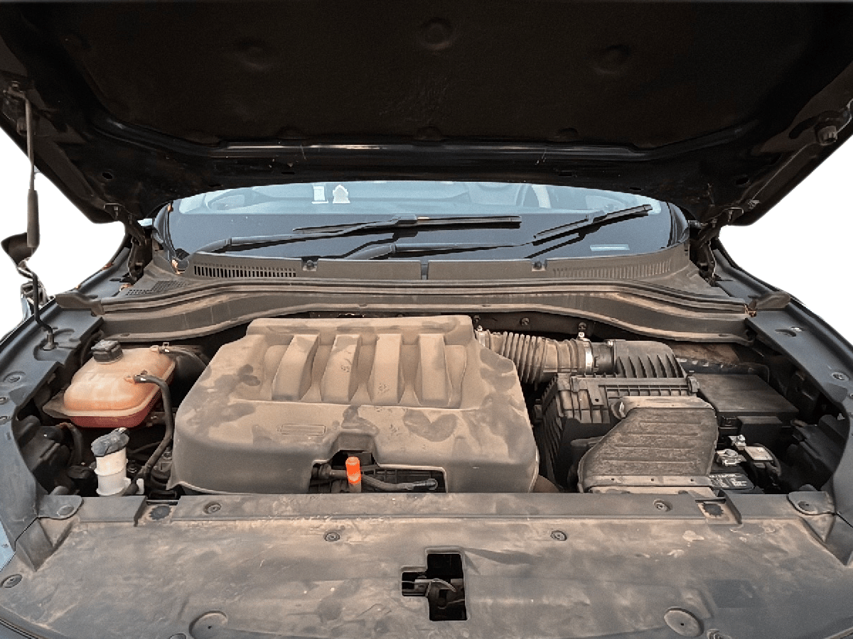 2022 Mahindra XUV700 AX 7 P AT 7 STR, Petrol, Automatic, 56,618 km, Open Bonnet