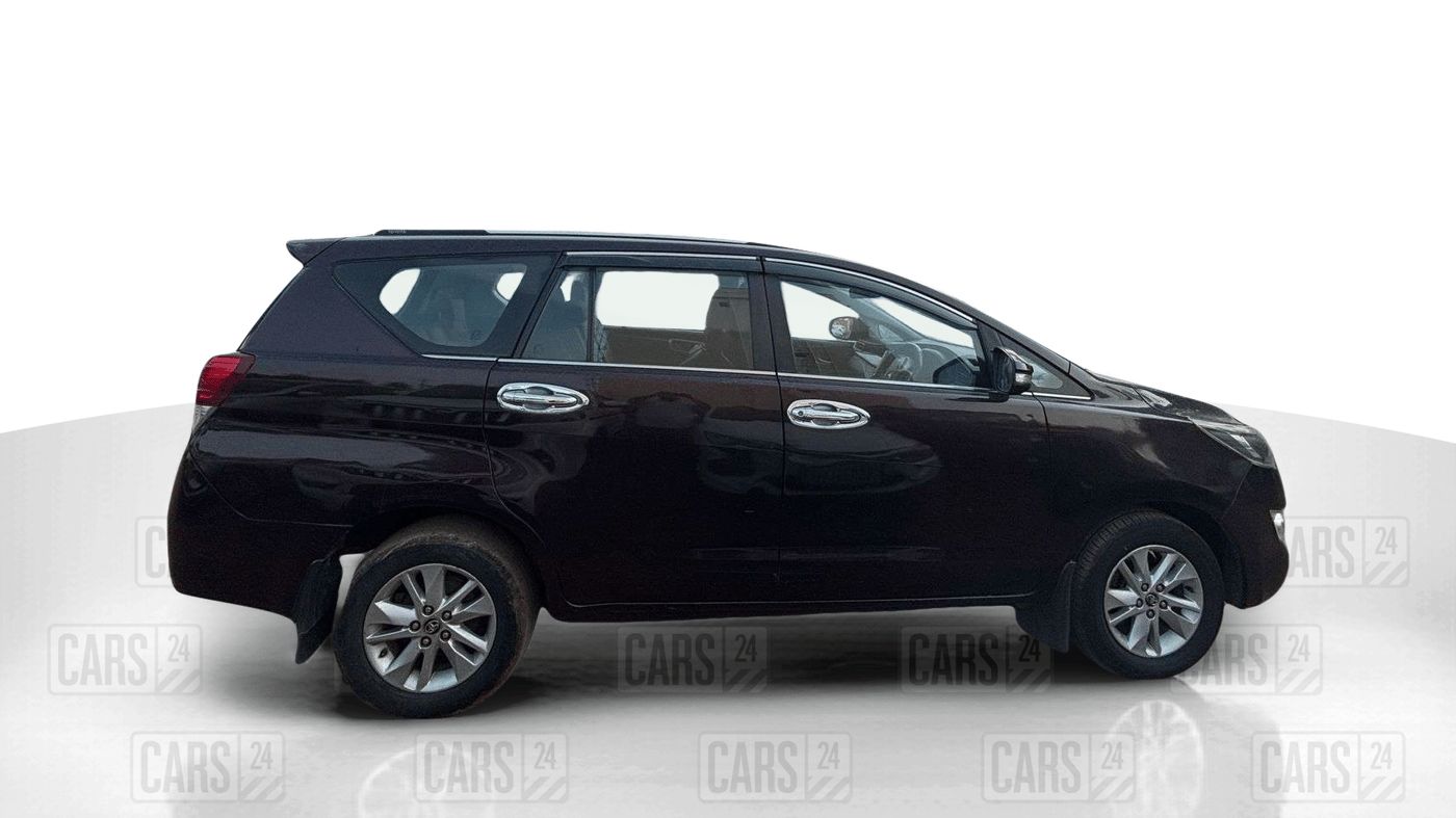 2016 Toyota Innova Crysta 2.4 VX 8 STR, Diesel, Manual, 87,751 km, Right Side View