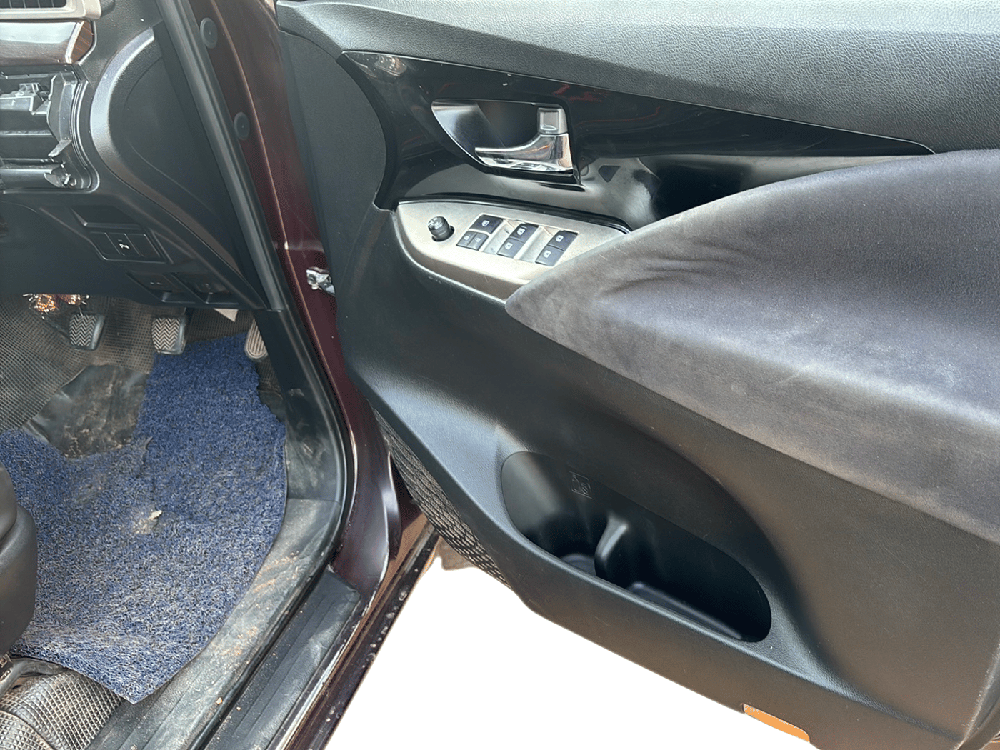 2016 Toyota Innova Crysta 2.4 VX 8 STR, Diesel, Manual, 87,751 km, Driver Side Door Panel Controls