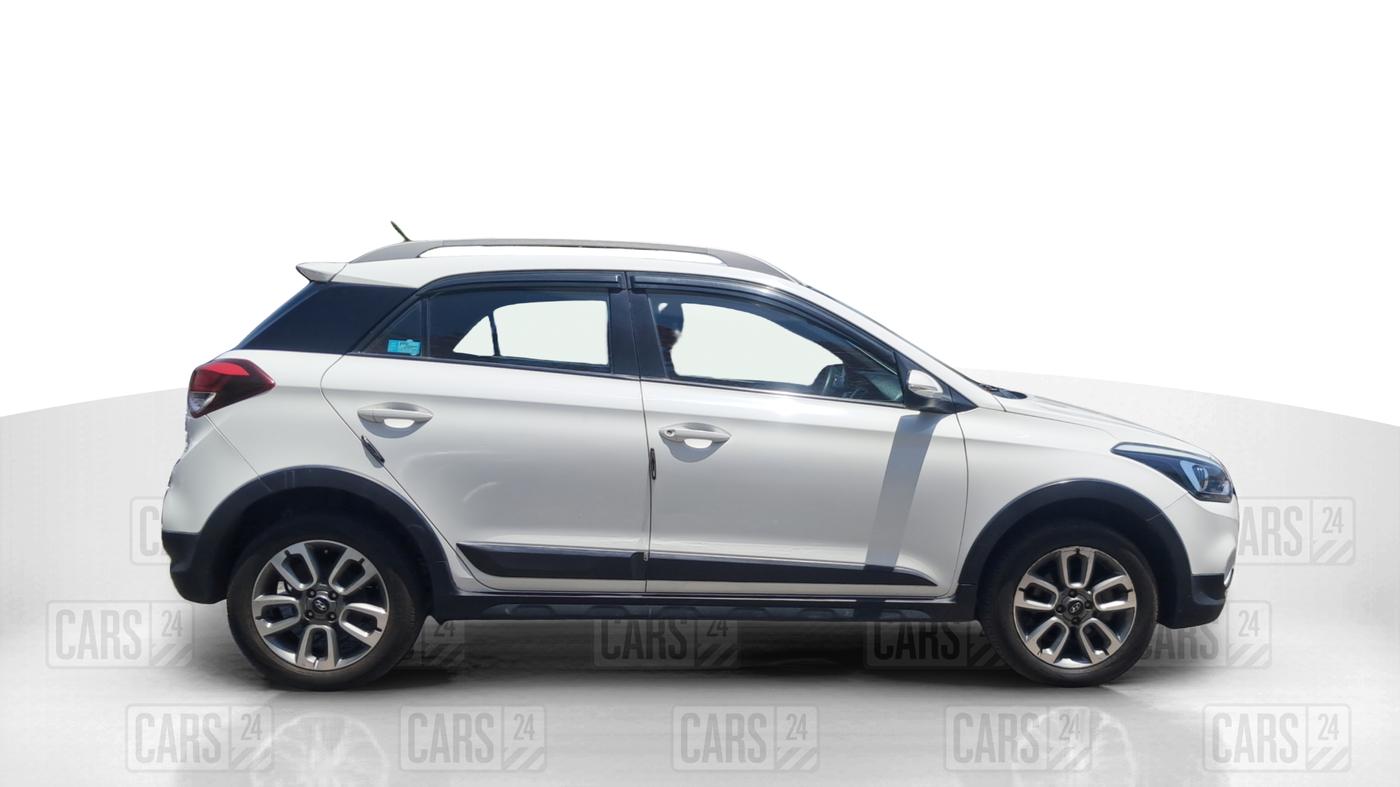 2016 Hyundai i20 Active 1.2 S, Petrol, Manual, 1,35,600 km, Right Side View