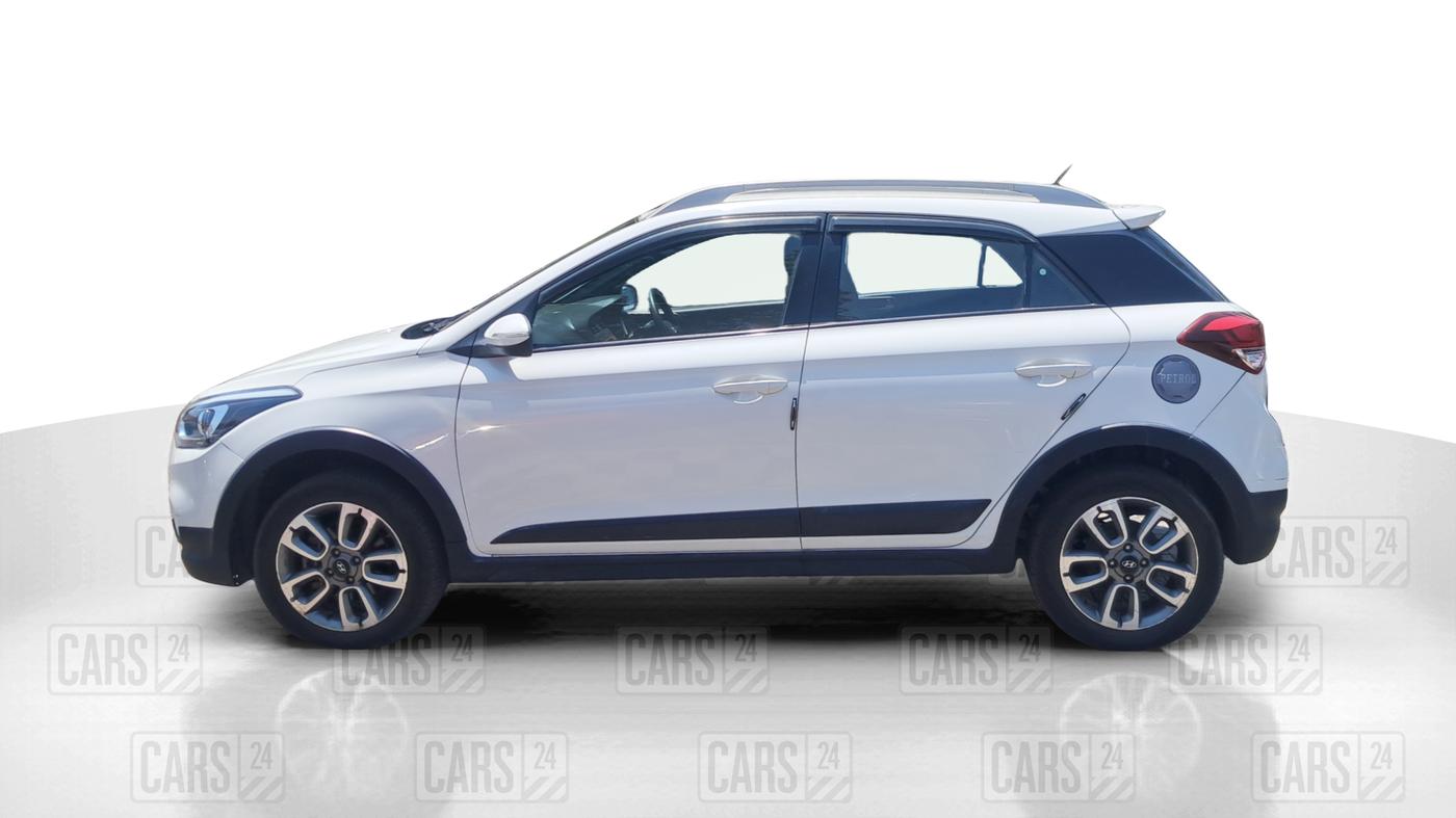 2016 Hyundai i20 Active 1.2 S, Petrol, Manual, 1,35,600 km, Left Side