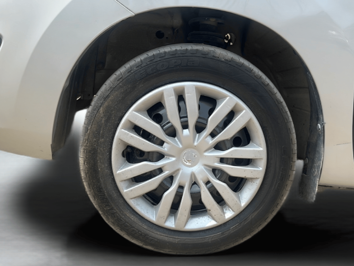 2018 Maruti Wagon R 1.0 VXI, Petrol, Manual, 45,902 km, Left Front Wheel