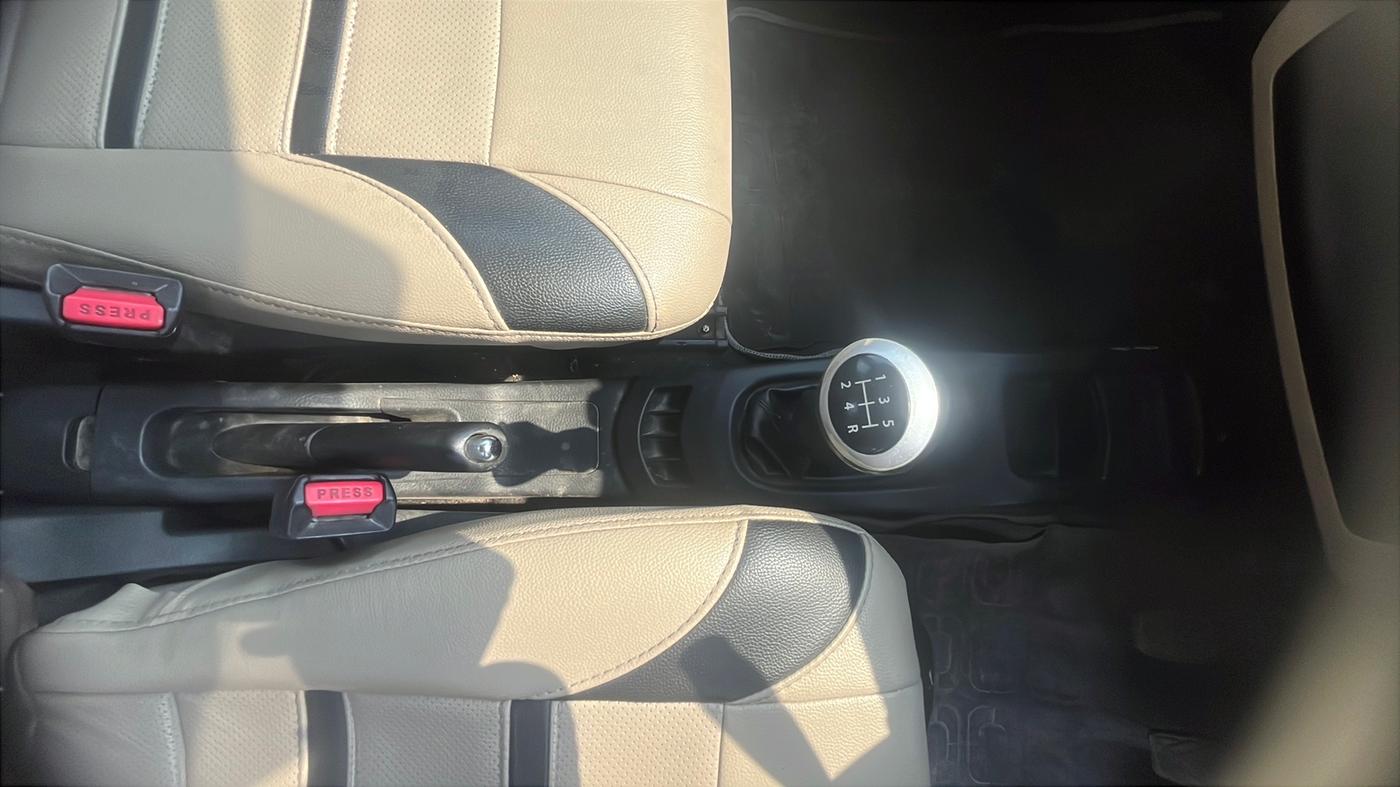 2018 Maruti Wagon R 1.0 VXI, Petrol, Manual, 45,902 km, Gear Lever