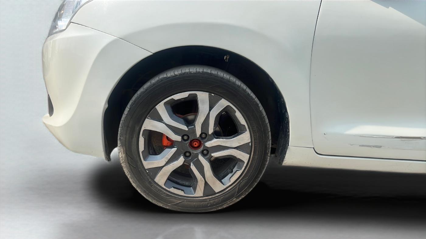 2016 Maruti Baleno DELTA PETROL 1.2, Petrol, Manual, 56,499 km, Left Front Wheel