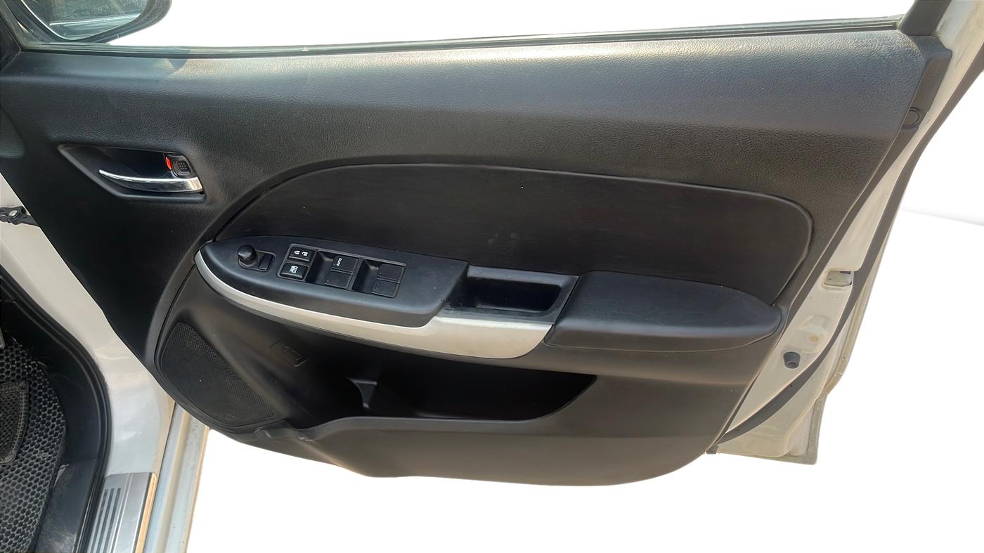 2016 Maruti Baleno DELTA PETROL 1.2, Petrol, Manual, 56,499 km, Driver Side Door Panel Controls
