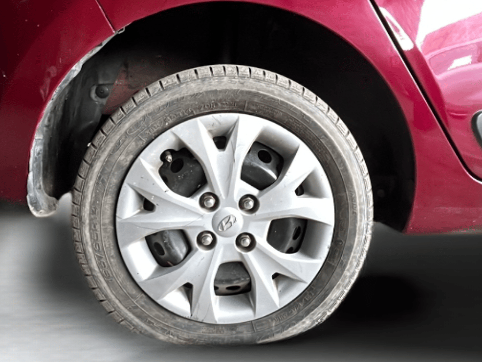 2015 Hyundai Grand i10 SPORTZ 1.2 KAPPA VTVT, Petrol, Manual, 59,233 km, Right Rear Wheel