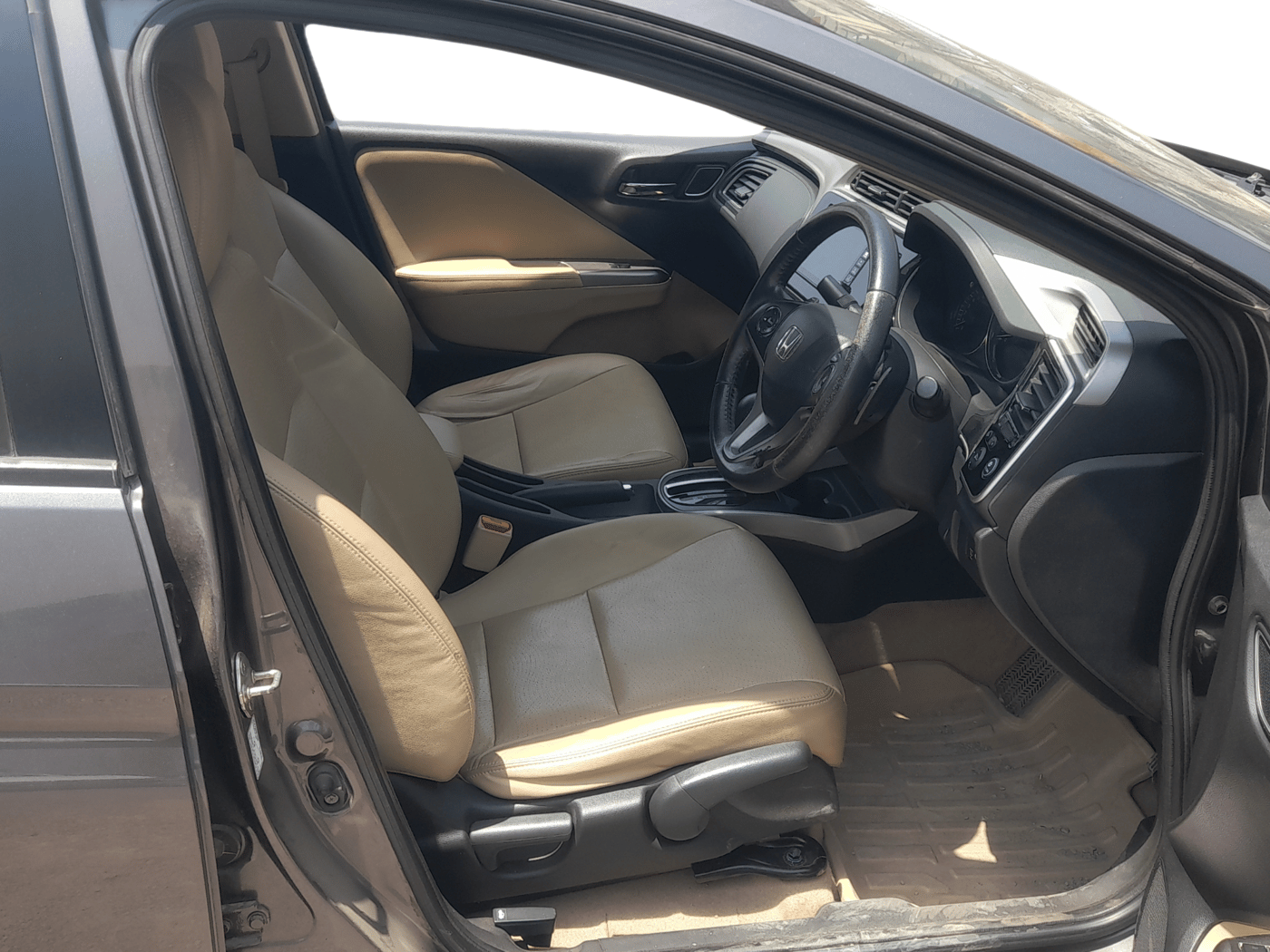 2017 Honda City 1.5L I-VTEC ZX CVT, Petrol, Automatic, 72,402 km, Right Side Front Door Cabin