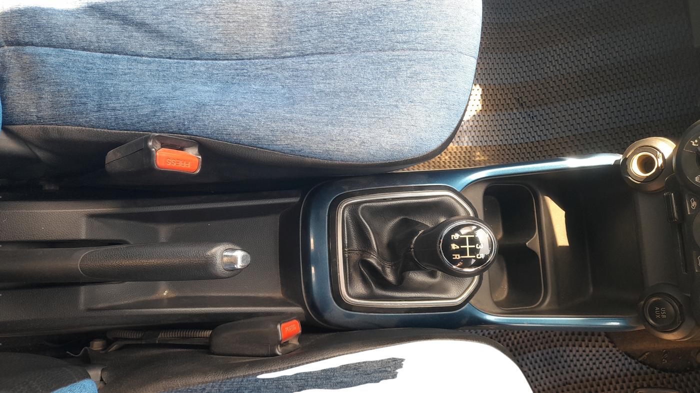 2017 Maruti IGNIS DELTA 1.2, Petrol, Manual, 44,513 km, Gear Lever