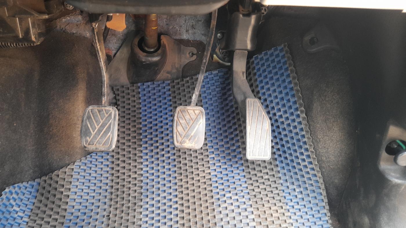 2017 Maruti IGNIS DELTA 1.2, Petrol, Manual, 44,513 km, Pedals