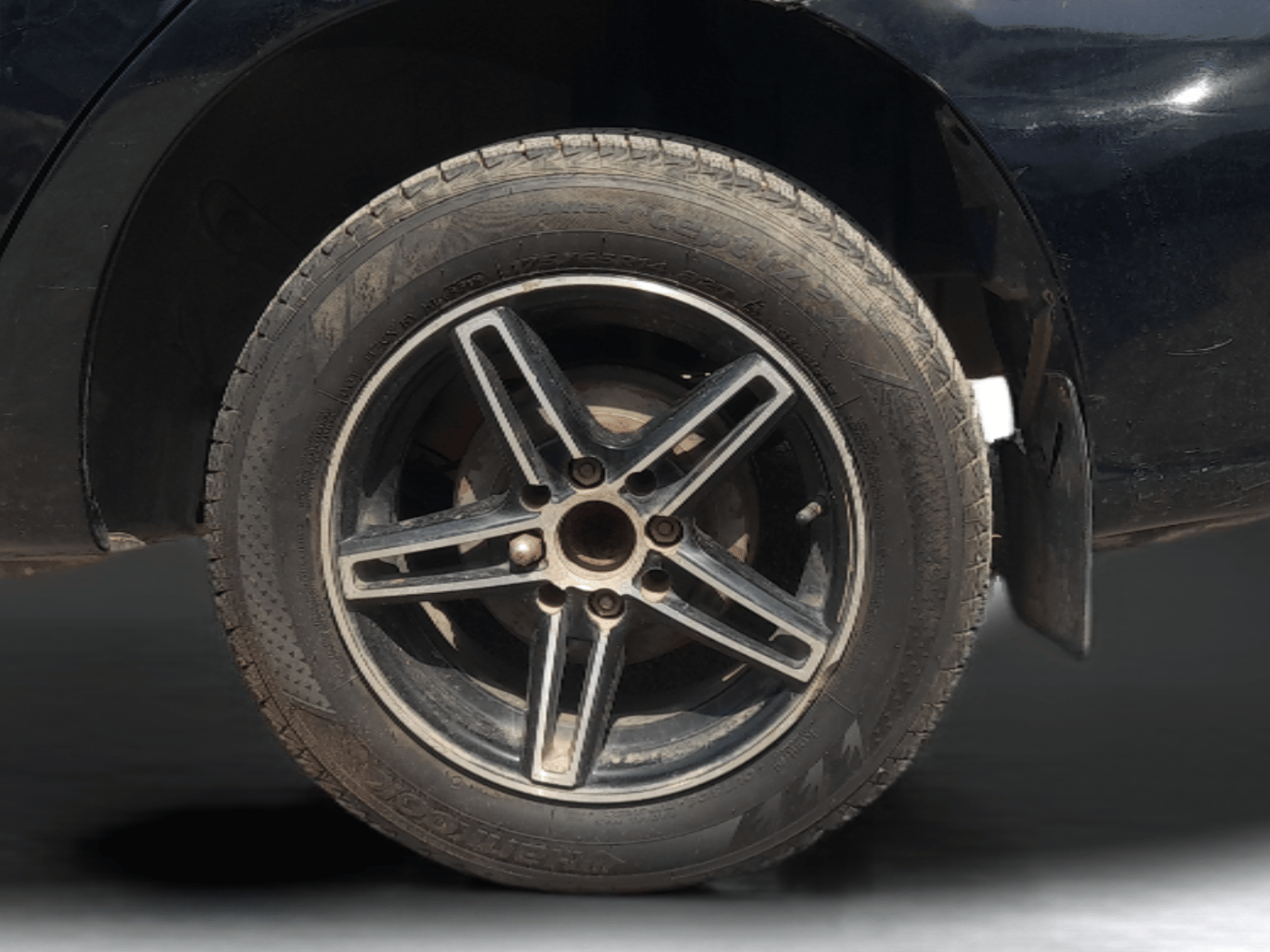 2019 Toyota Etios CROSS 1.2 G, Petrol, Manual, 72,091 km, Left Rear Wheel