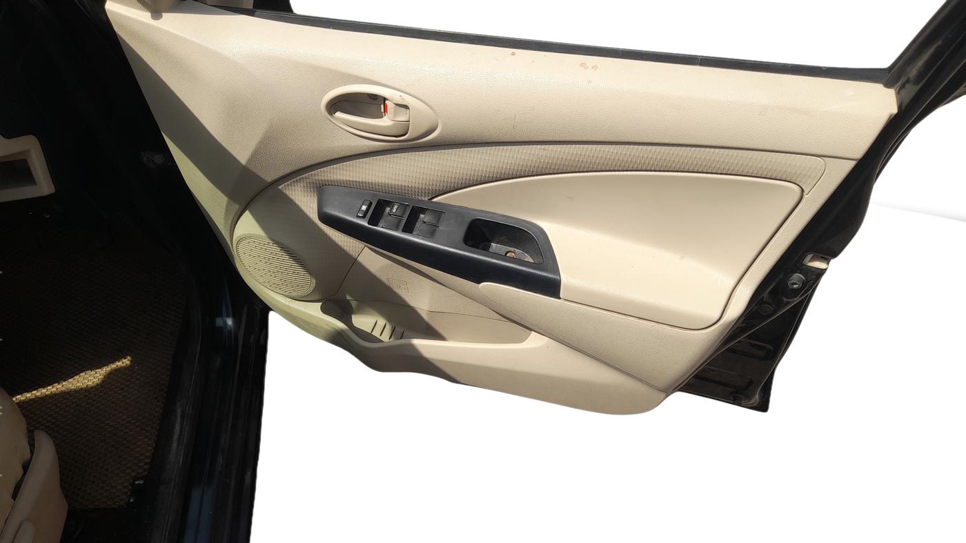 2019 Toyota Etios CROSS 1.2 G, Petrol, Manual, 72,091 km, Driver Side Door Panel Controls