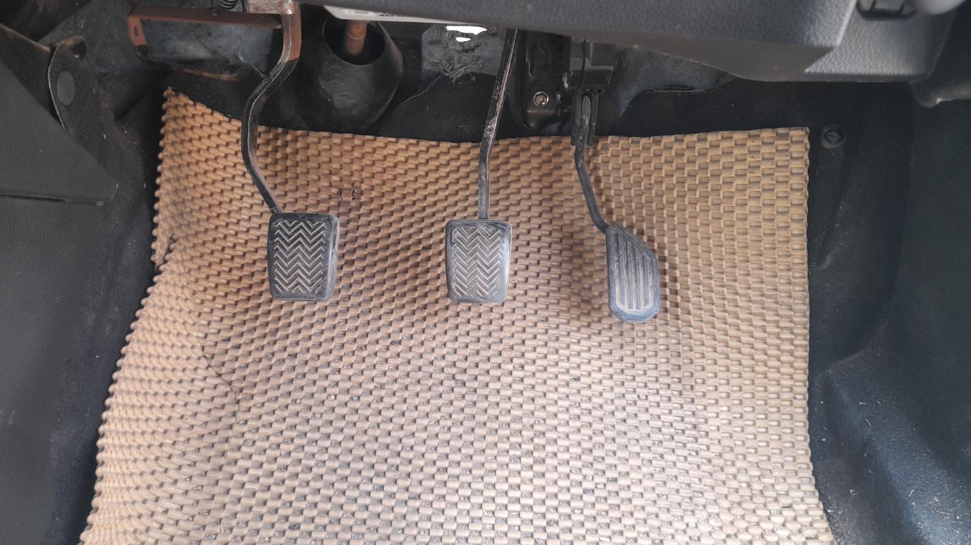 2019 Toyota Etios CROSS 1.2 G, Petrol, Manual, 72,091 km, Pedals