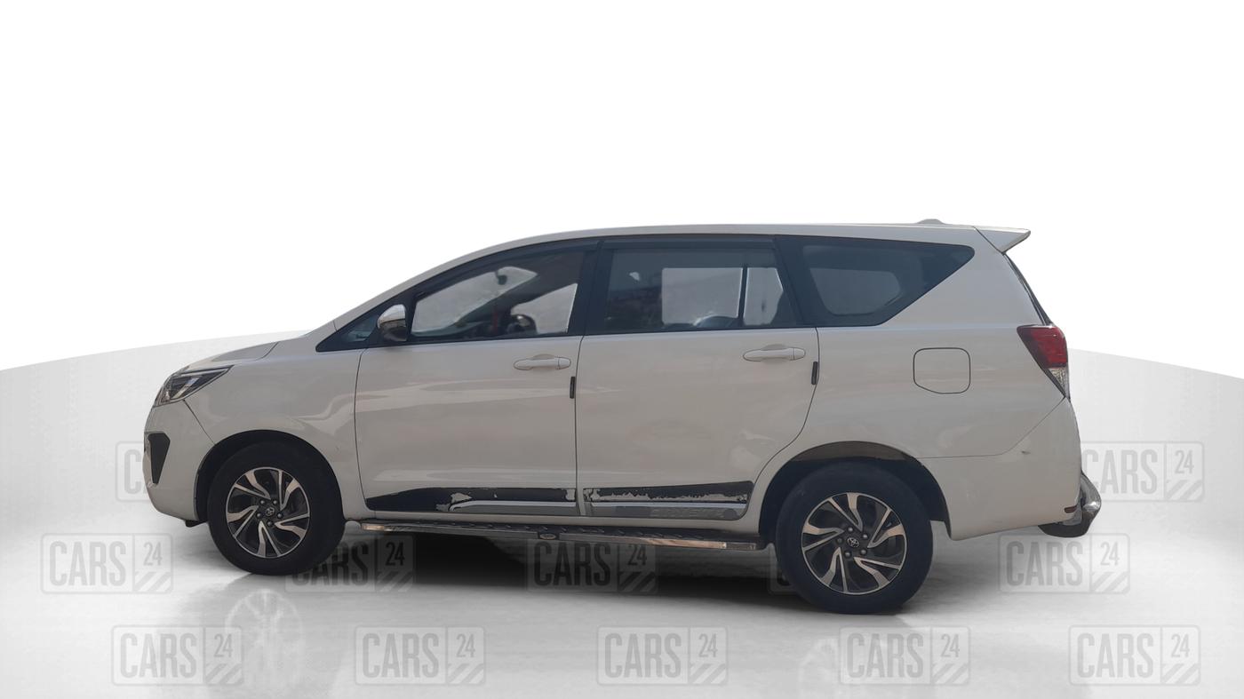 2022 Toyota Innova Crysta 2.4 G 7 STR, Diesel, Manual, 85,110 km, Left Side