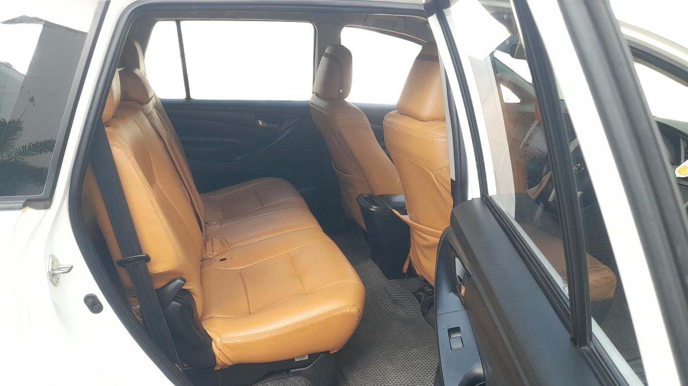 2022 Toyota Innova Crysta 2.4 G 7 STR, Diesel, Manual, 85,110 km, Right Side Rear Door Cabin
