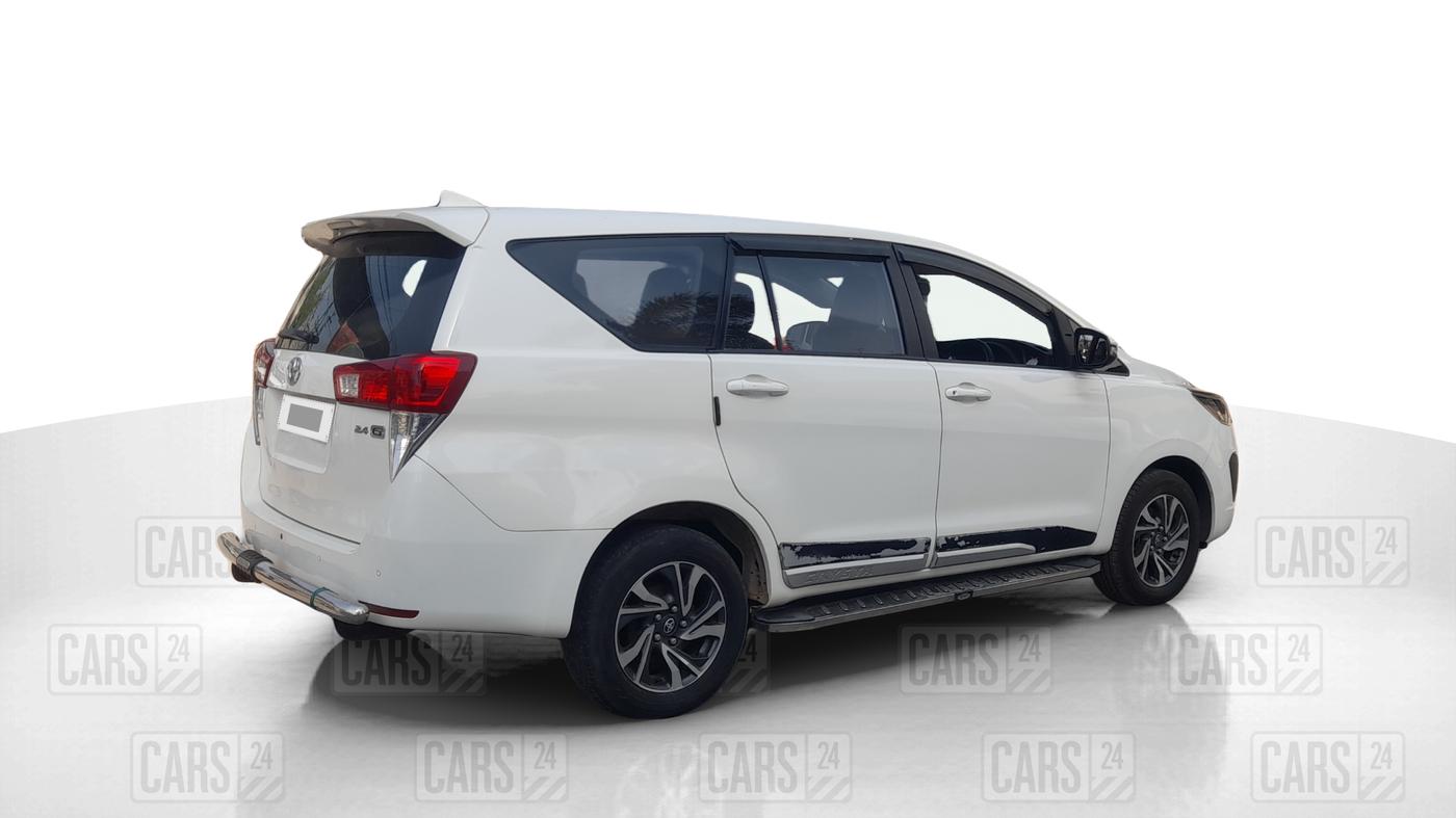 2022 Toyota Innova Crysta 2.4 G 7 STR, Diesel, Manual, 85,110 km, Right Back Diagonal