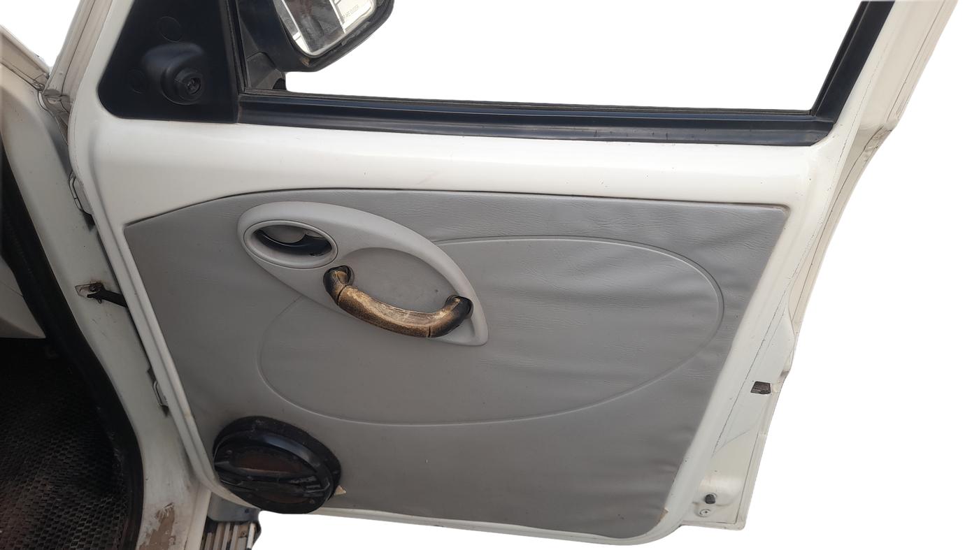 2018 Mahindra Scorpio S3, Diesel, Manual, 92,881 km, Driver Side Door Panel Controls