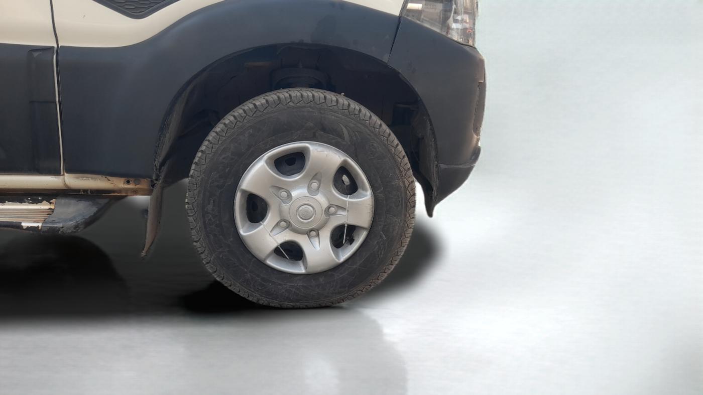 2018 Mahindra Scorpio S3, Diesel, Manual, 92,881 km, Right Front Wheel