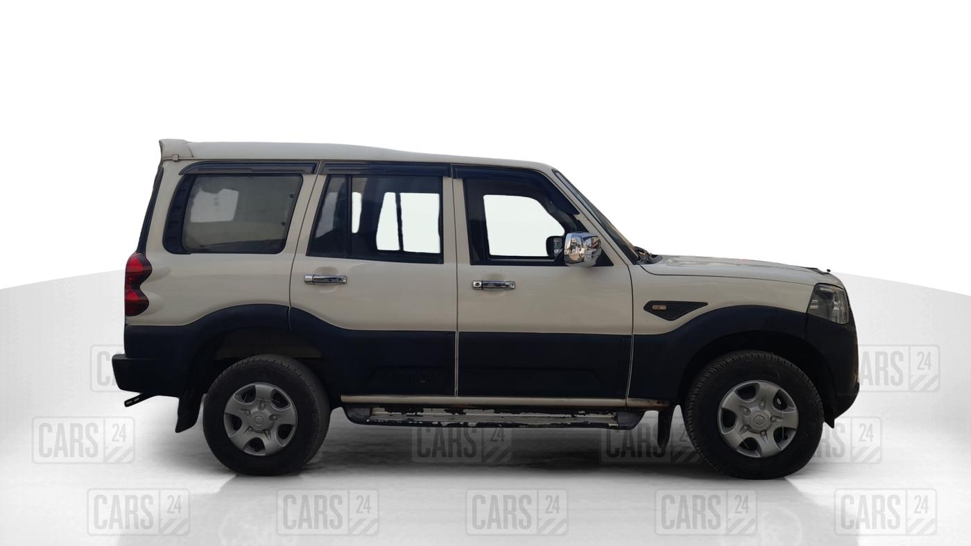 2018 Mahindra Scorpio S3, Diesel, Manual, 92,881 km, Right Side View