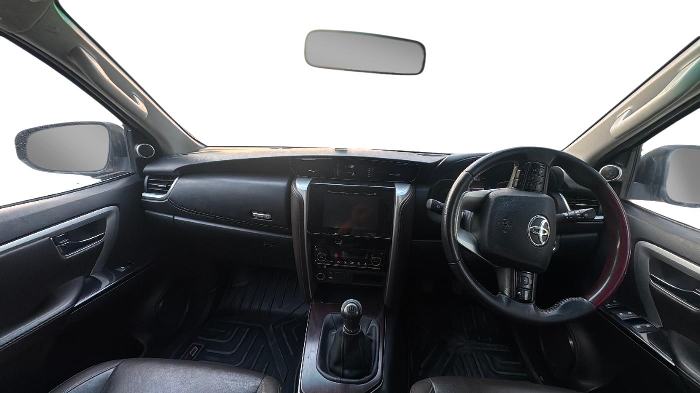 2017 Toyota Fortuner 2.8 4X2 MT, Diesel, Manual, 67,899 km, Dashboard