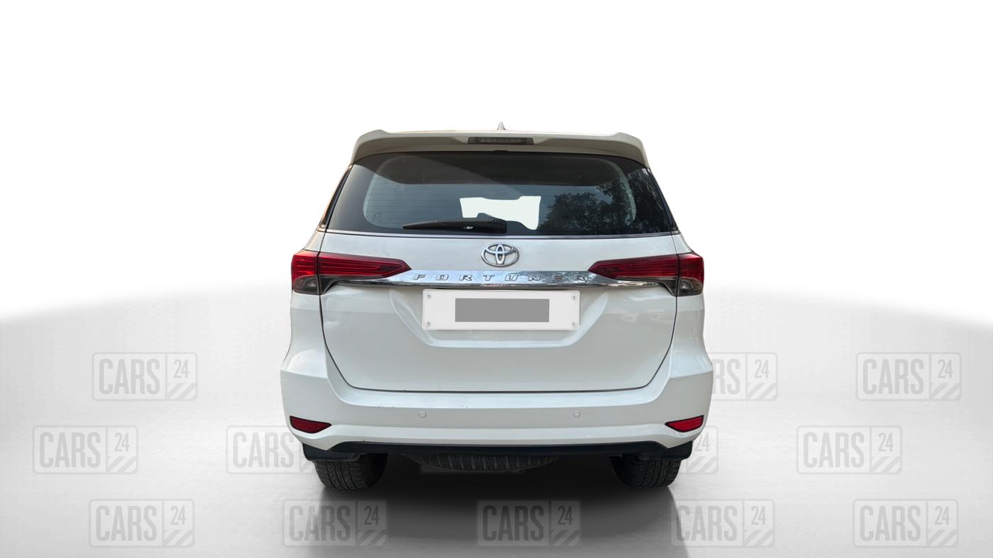 2017 Toyota Fortuner 2.8 4X2 MT, Diesel, Manual, 67,899 km, Back/Rear
