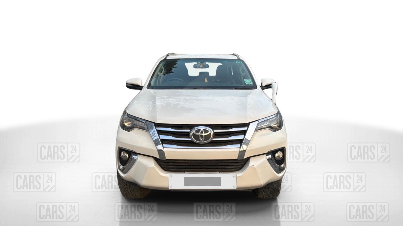 2017 Toyota Fortuner 2.8 4X2 MT, Diesel, Manual, 67,899 km, Front